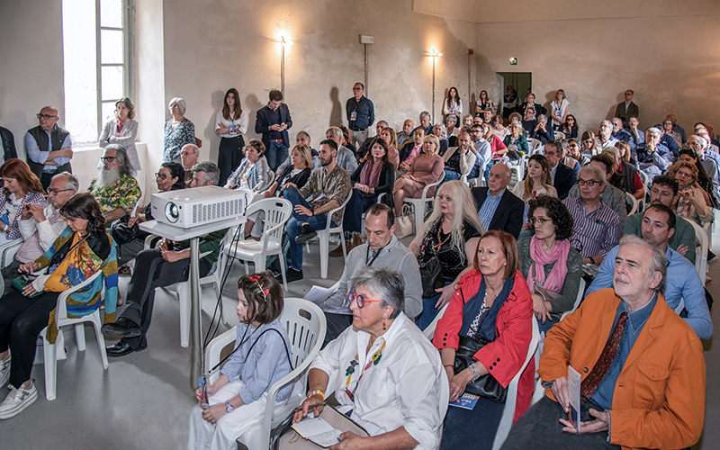 pubblico fotografia