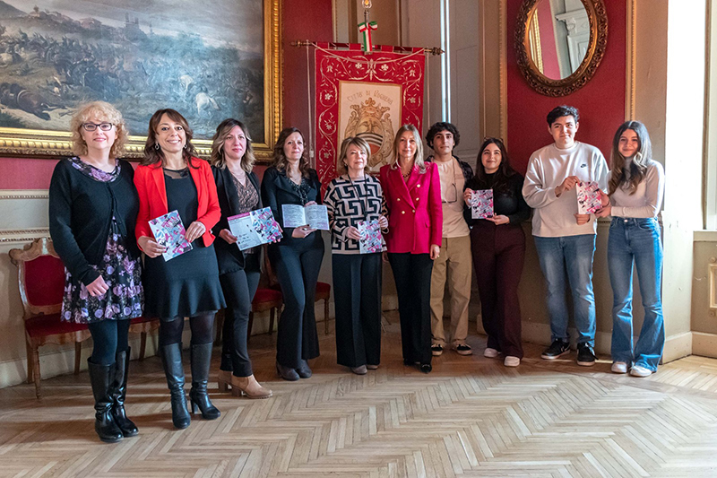 mostra plurale femminile