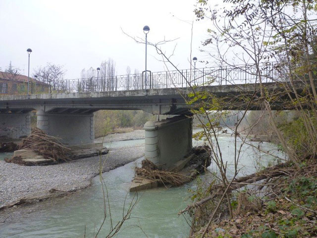 ponte danneggiato