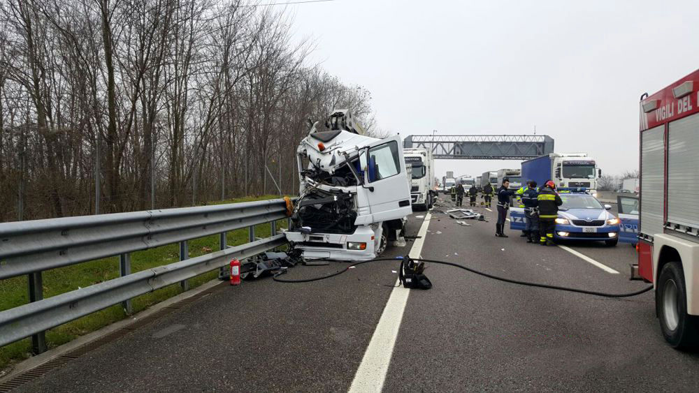 incidente camion autostrada mariani 2 2