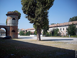 cortile caserma