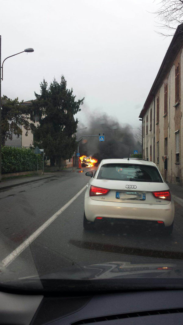 ambulanza fiamme1