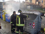 cassonetto fiamme tn